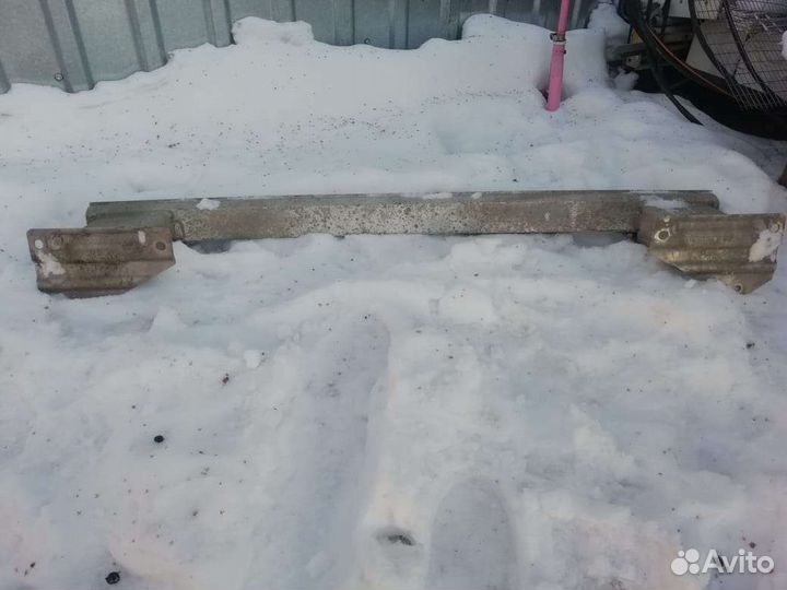 Усилитель бампера. Chevrolet