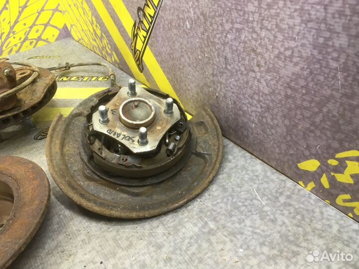 Щит опорный Механизм стояночного тормоза Solano