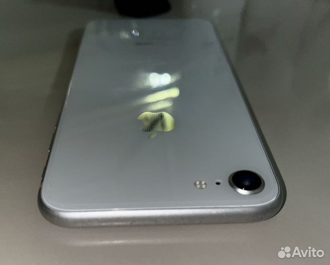 iPhone 8, 64 ГБ