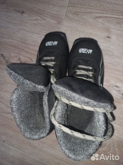 Лыжные ботинки