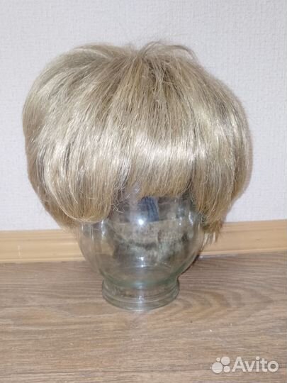 Парик светлый