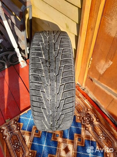 Nokian Tyres Hakkapeliitta R 215/60 R16