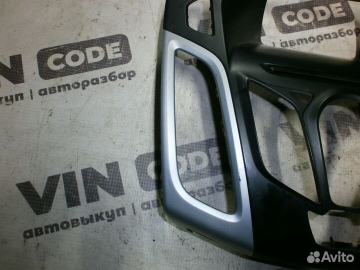 Накладка декоративная центральная Ford Focus 3