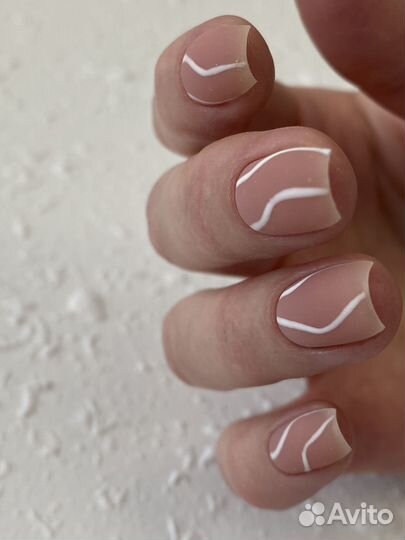 Модель на маникюр