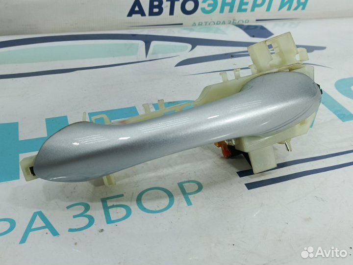 Внешняя ручка двери передняя правая Hyundai Santa