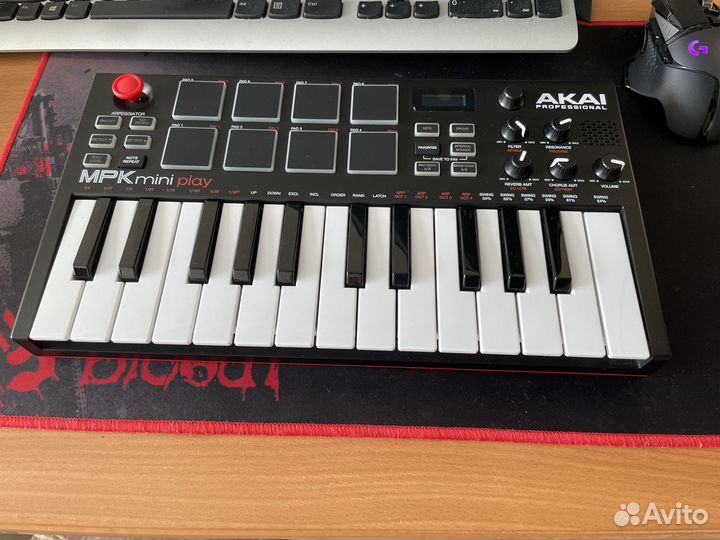 Akai PRO MPK Mini Play миди клавиатура синтезатор