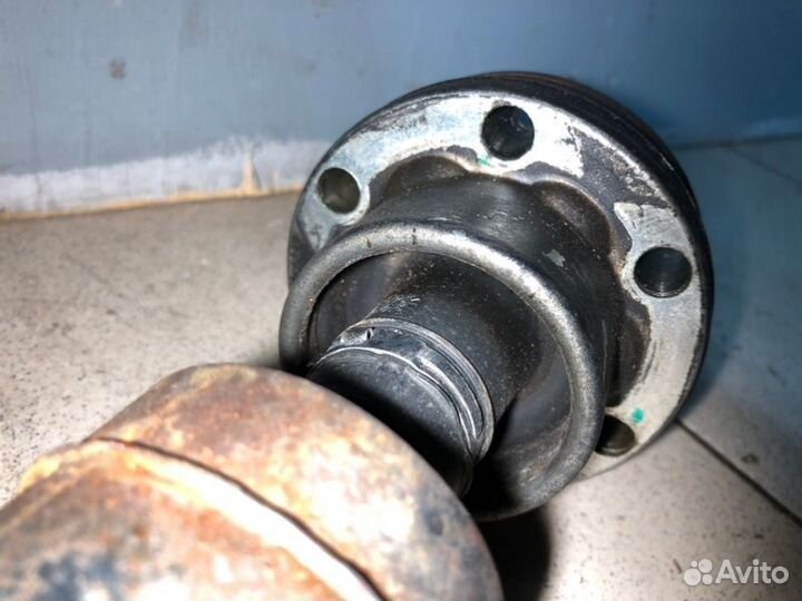 Кардан передний Jeep Grand Cherokee WK2 3.6