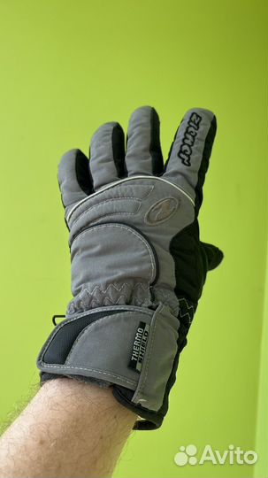 Горнолыжные перчатки