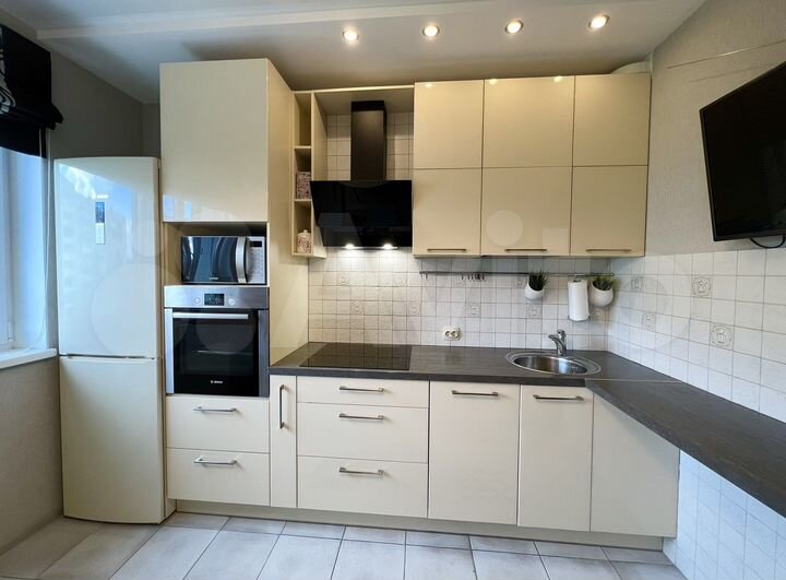 2-к. квартира, 56 м², 3/9 эт.