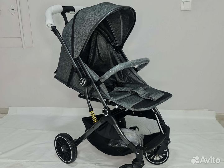 Прогулочная коляска Luxmom с перекидной ручкой