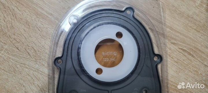 Сальник к/в задний с фланцем Volvo