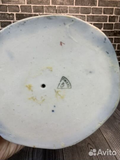 Фарфоровая статуэтка 