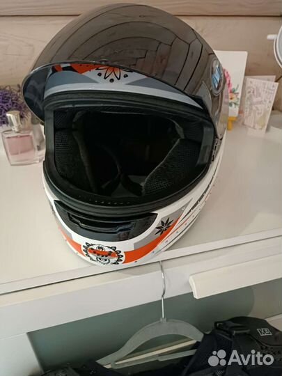 Эксклюзивный мотошлем со стразами swarovski