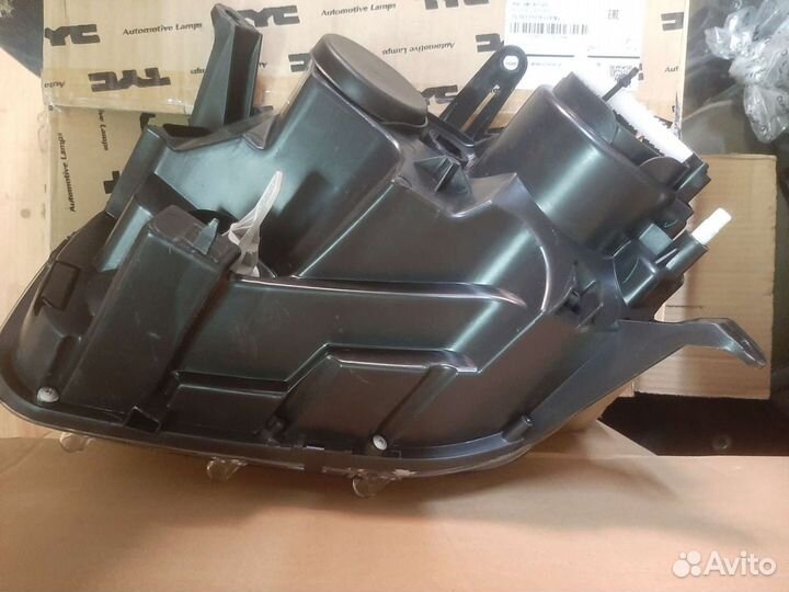 Фара правая левая Рено Дастер рестайлинг