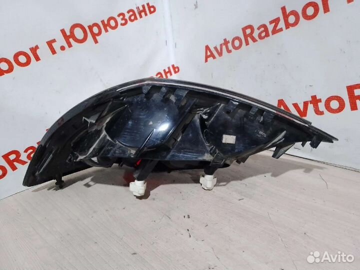 Фонарь задний правый Opel Astra H с дефектом
