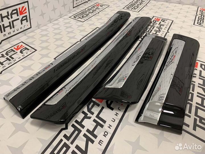 Молдинги на двери Toyota Land Cruiser 200 V2442