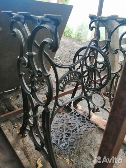 Чугунная станина от швейной машинки