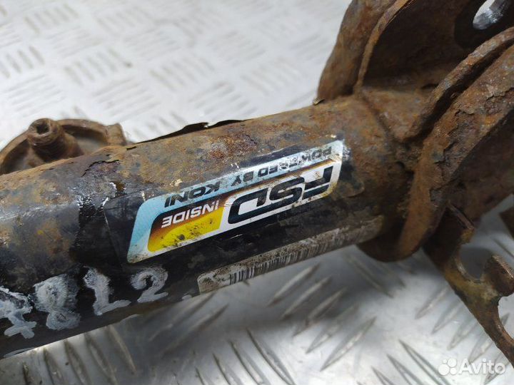 Б/У Б/У Стойка задняя Ржавчина на корпусе