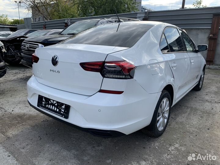 Volkswagen Polo 1.6 AT, 2022, битый, 47 862 км