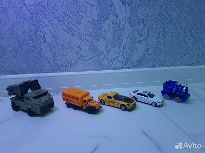Машинка разные игрушечные