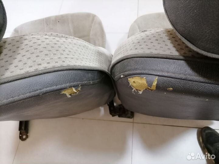 Сиденья передние Mitsubishi Mirage 1986-1991