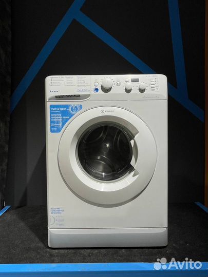 Стиральная машина Indesit bwsd51051 на гарантии