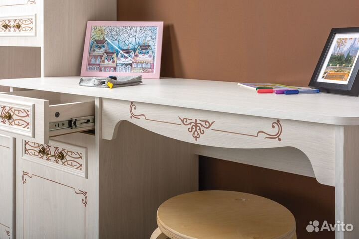 Письменный стол с полкой Флоренция, цвет ясень анк