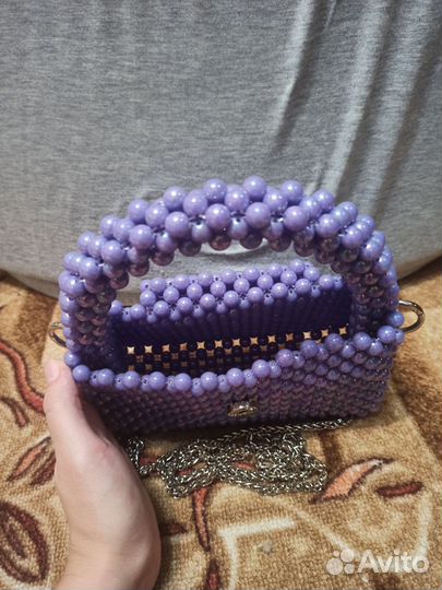 Сумочка из бусин фиолетовая