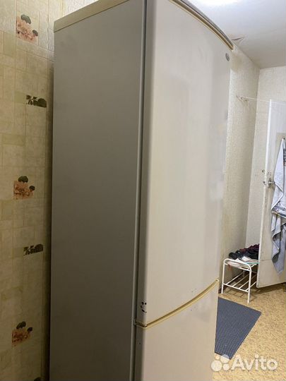 Холодильник 