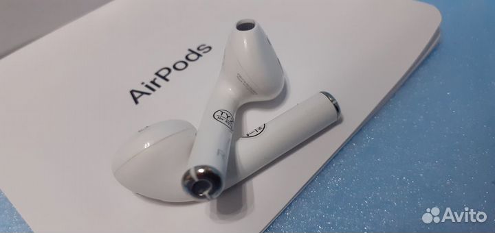 Apple AirPods беспроводные наушники