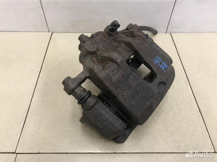 Суппорт передний левый Solaris 2010-2017