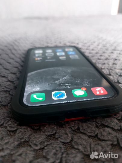 Чехол на iPhone 13