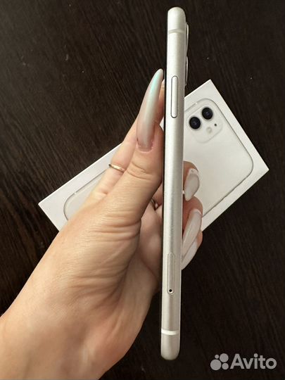 Телефон iPhone 11