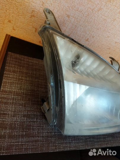 Фары Toyota Nadia Передние. Левая и Правая