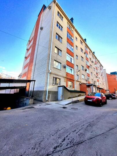 4-к. квартира, 136 м², 4/6 эт.