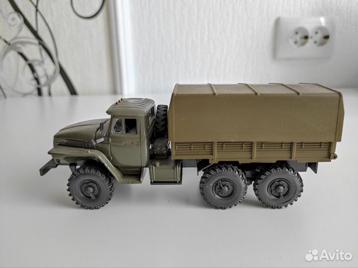 Модель грузовика Урал 4320 СССР арт.037