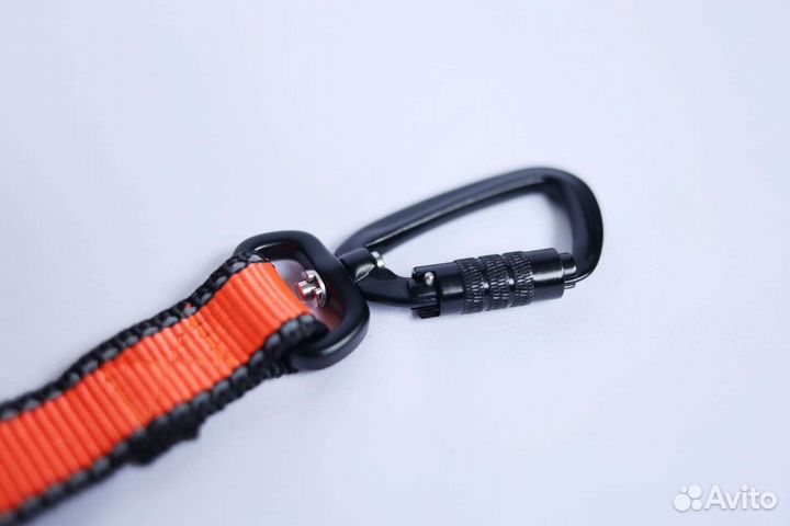 Карабин для поводка собаки