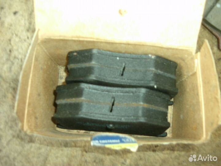 Тормозные колодки азлк 2141