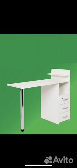 Маникюрный стол