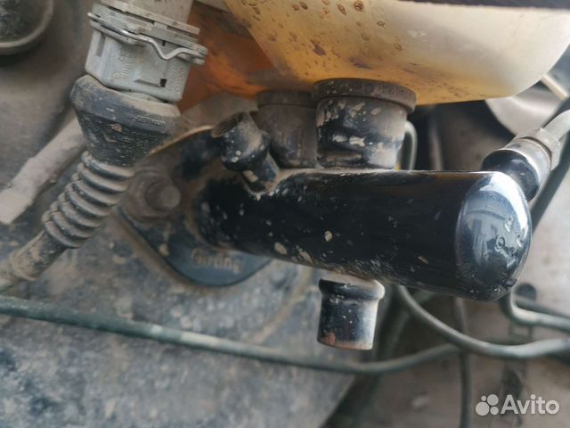 Главный тормозной цилиндр гтц Audi 100 C4 2.8