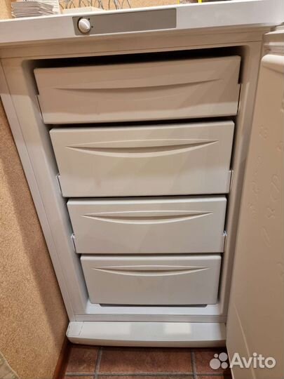 Холодильник морозильная камера indesit MFZ 10