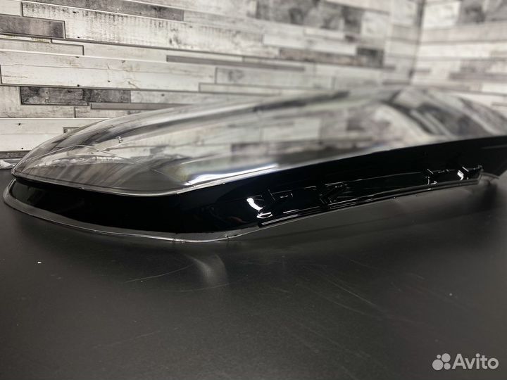 Стекло фар Volkswagen Touareg II рест.(14-18гг.)