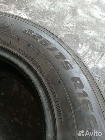 Pirelli Carrier 225/75 R16