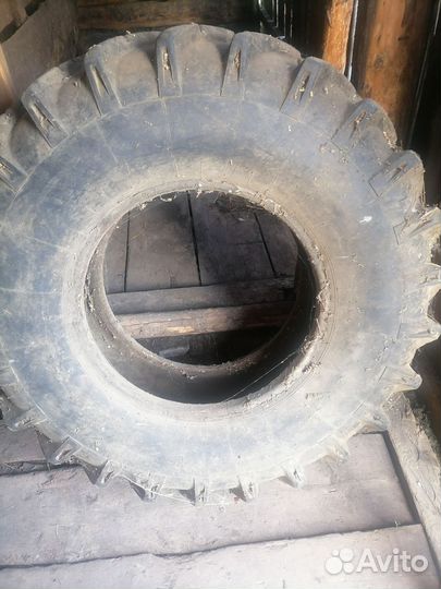 Тракторное колесо