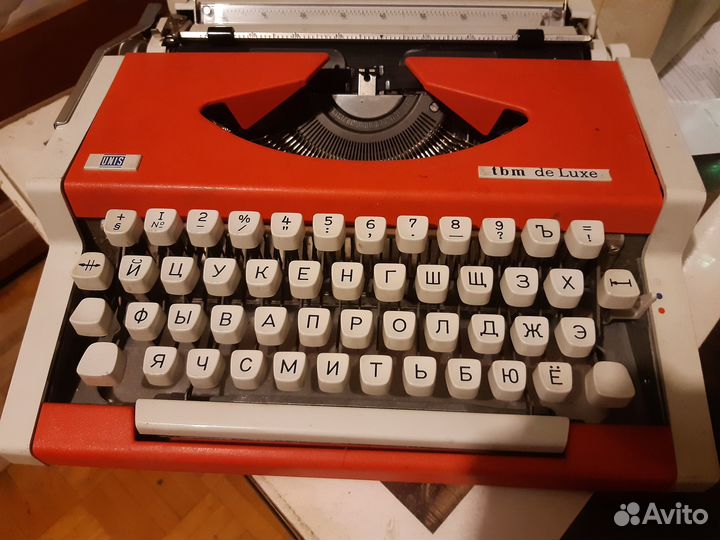 Пишущая машинка Unis tbm de Luxe