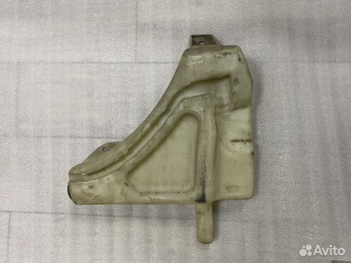 Бачок омывателя Ауди Ку7 4Л