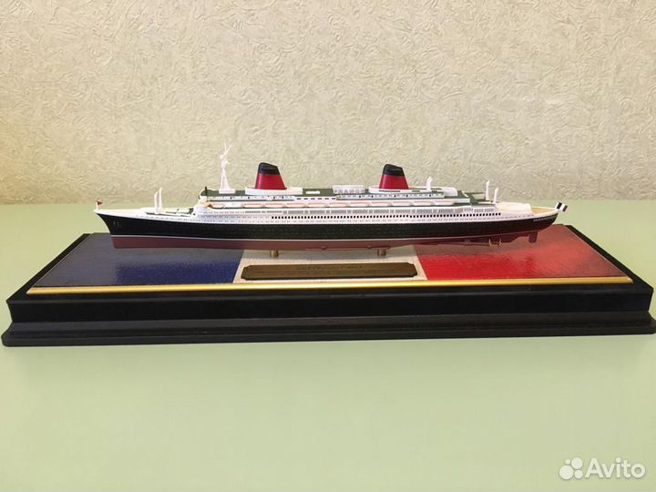 Модель корабля «Франция», масштаб 1:1250