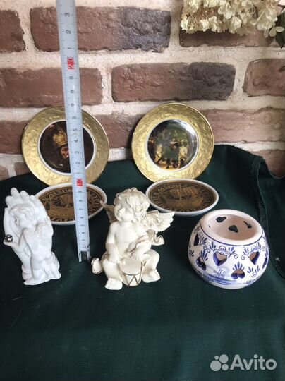 Миниатюрные тарелки, подсвечник Делфт