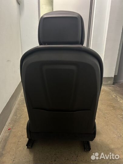 Передние сиденья Porsche cayenne E3 9YA