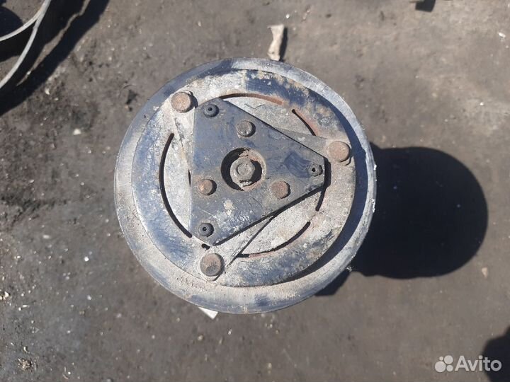 Компрессор кондиционера Джили Эмгранд ес7